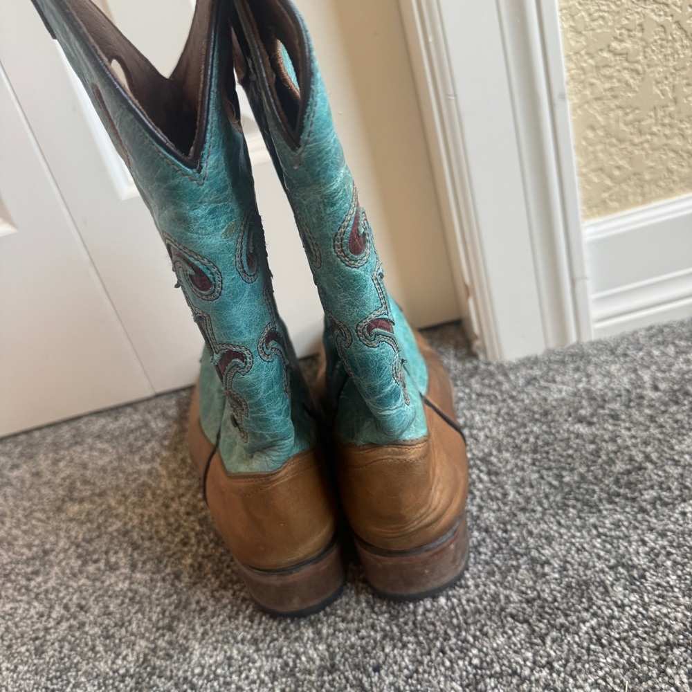 Circle G Women's Honey/ Turquoise Inlay Embroidery Square Toe Boots Size 10 - Picture 3 of 10